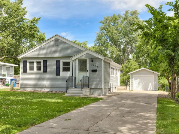 2805 Arnold Rd, Des Moines, IA 50310
