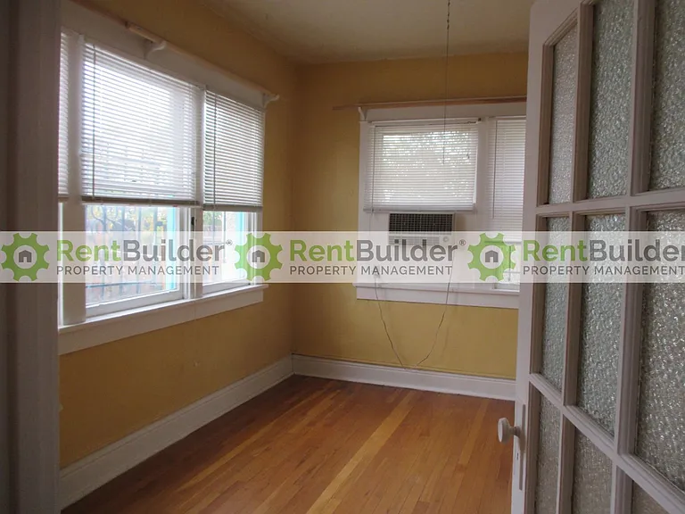103 Maple St NE — Photo 6