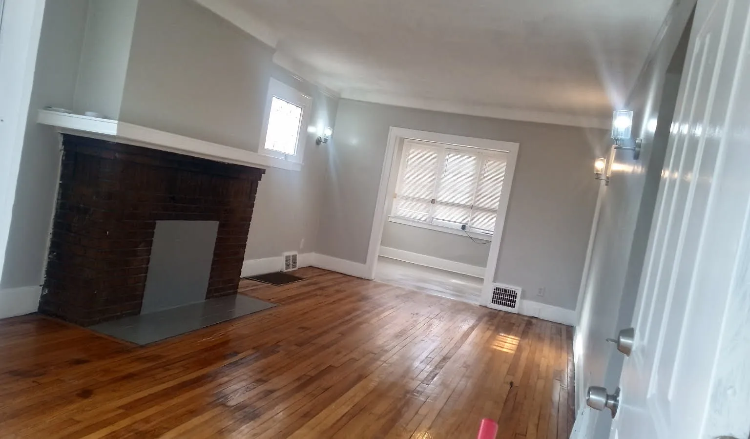3 bed, 920 sqft, $1,350 — Photo 2