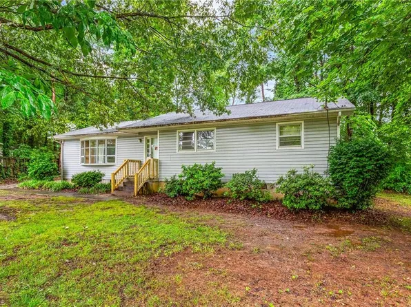 3815 Sheridan Rd, Greensboro, NC 27455