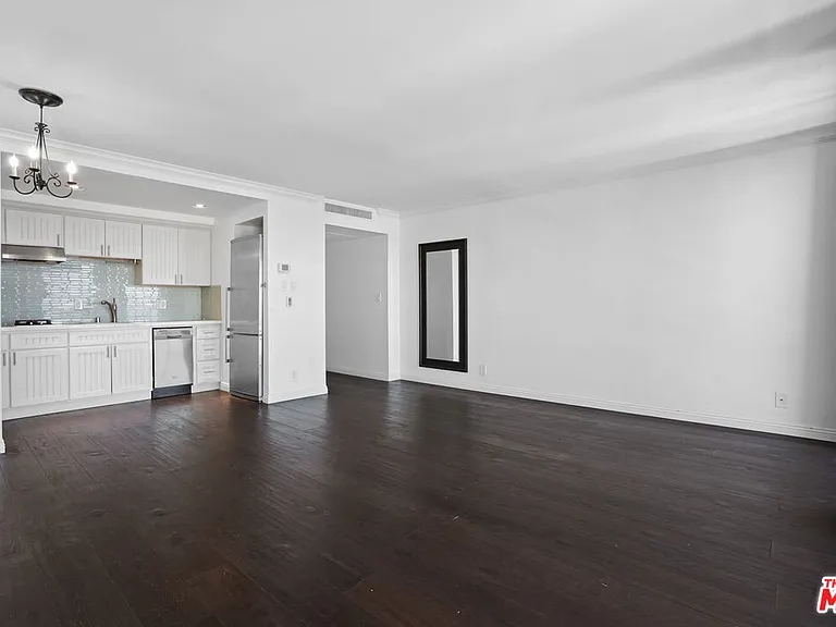 800 W 1st St #1409 — Photo 17