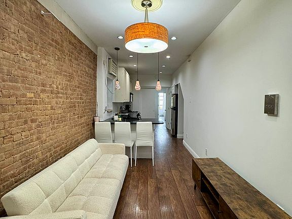 2nd image of 2246 1st Ave APT 2