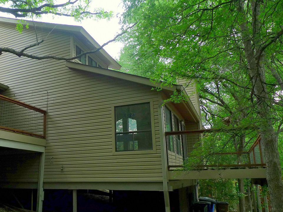 Unit B side view with deck