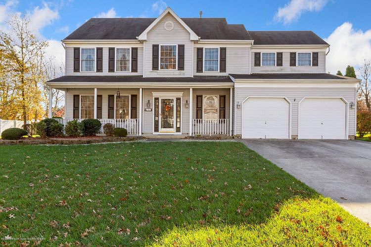 1st image of 30 Brittany Dr