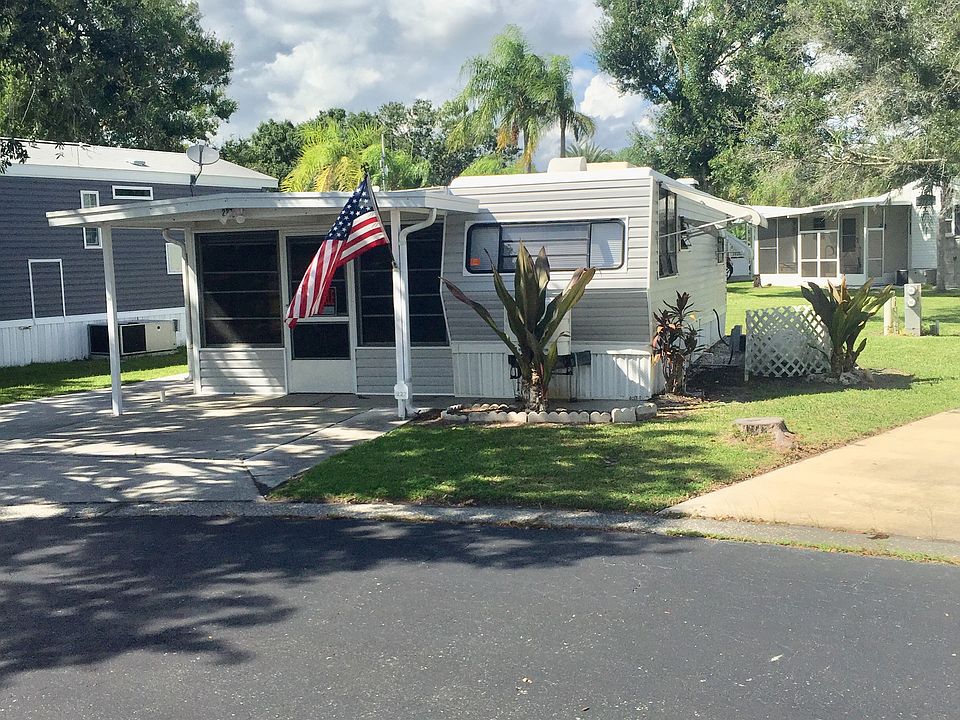 Home on shady cul-de-sac