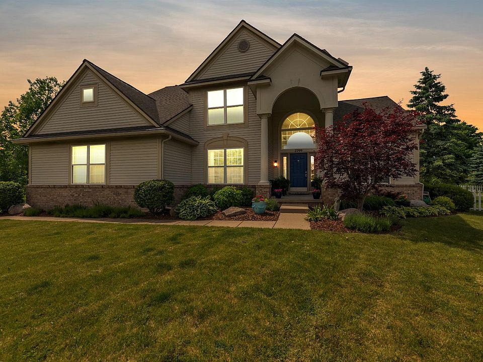 1st image of 2299 Canyon Ct