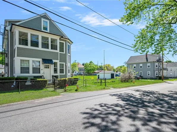 61 Emanuel St, North Providence, RI 02911