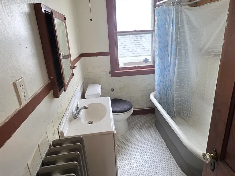 22 Gerald Ave — Photo 4