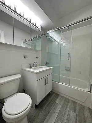 Rented by Manhattan Realty Group | media 6