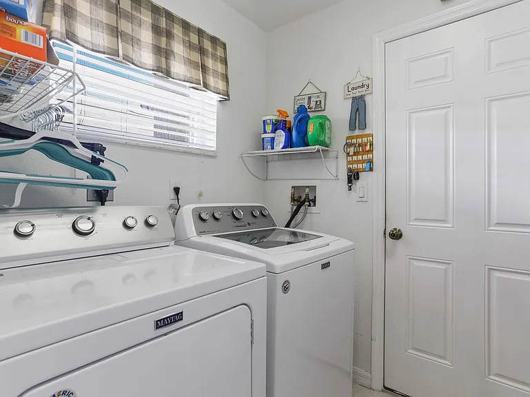 8809 Cascades Isle Blvd — Photo 15