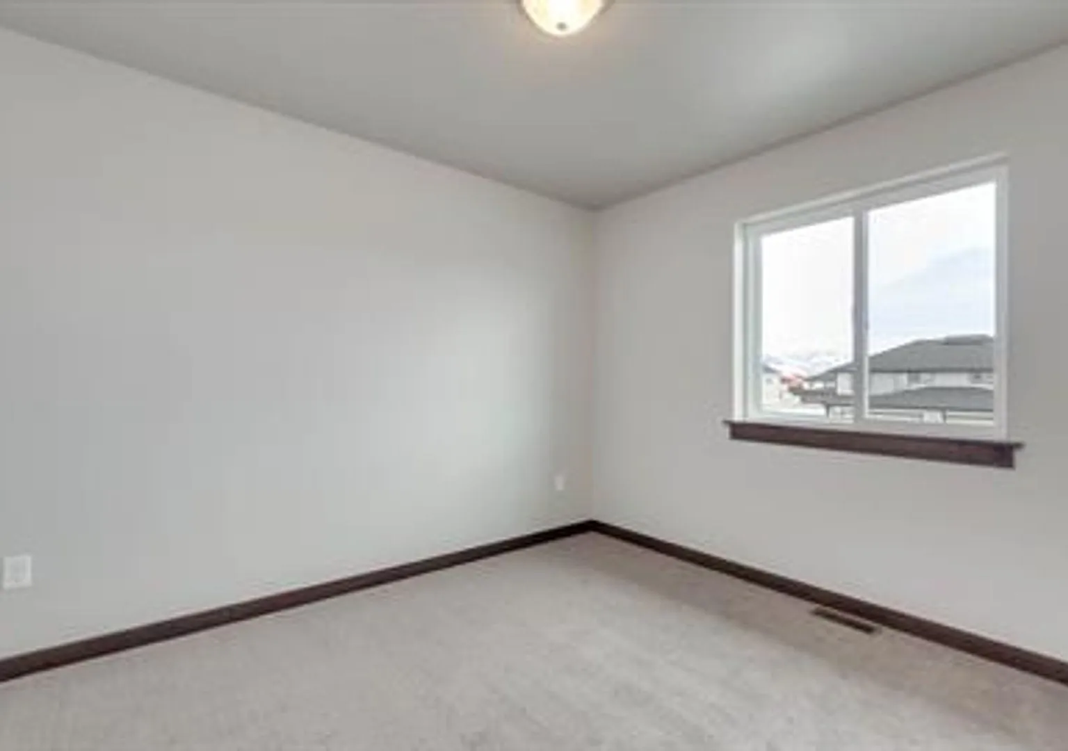 1307 Westwood Circle — Photo 3
