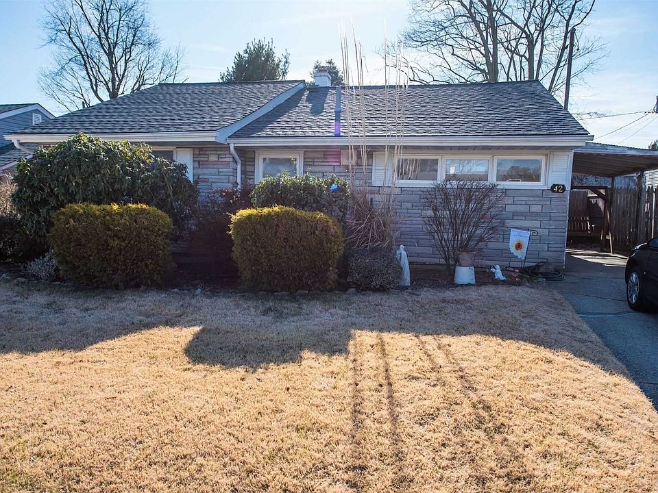 1st image of 42 Southridge Dr