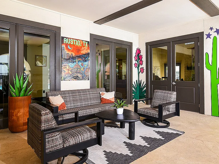 Outdoor Resident Lounge
