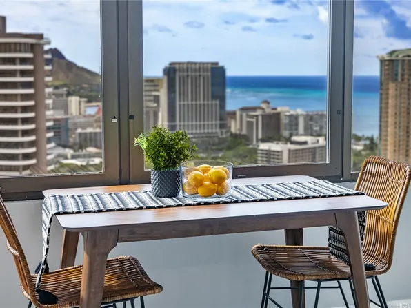 411 Hobron Ln APT 3905, Honolulu, HI 96815