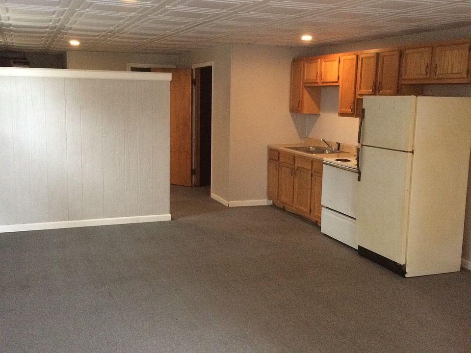 2nd image of 404 Main St #404