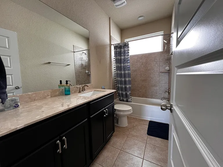 Full guest bathroom