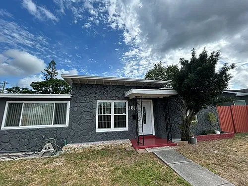 150 83rd Ave N Photo 1