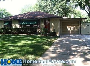 2415 Colonial Dr, Lincoln, NE 68502