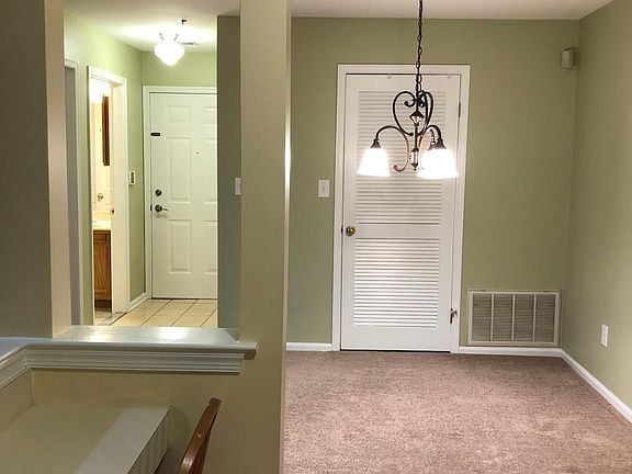 3rd image of 433 Waterford Dr
