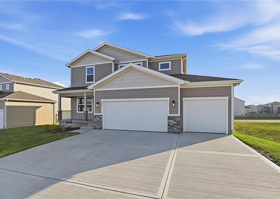 1st image of 1917 SW Hightown Dr