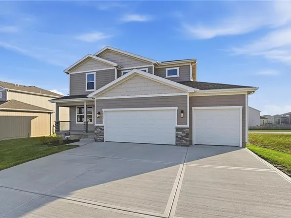 1917 SW Hightown Dr, Lees Summit, MO 64082