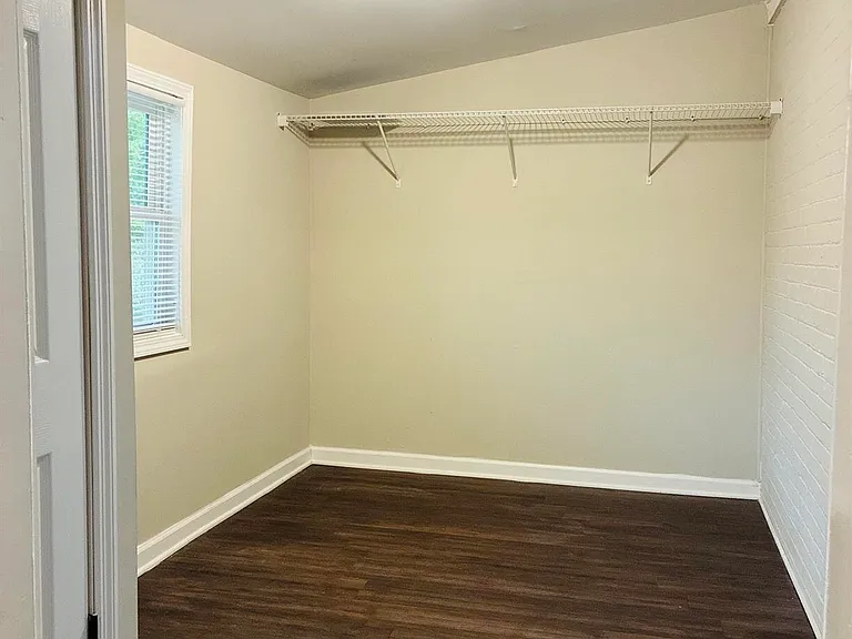 819 Buffalo St — Photo 2