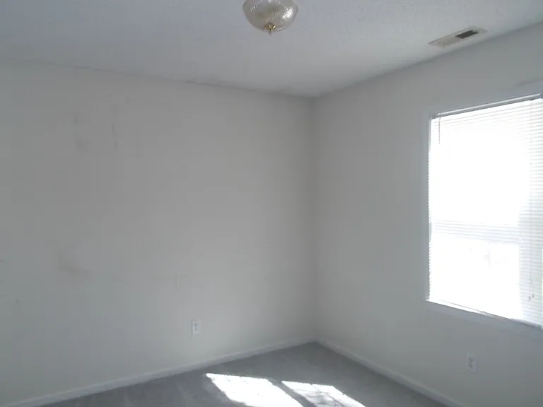 105 White Ash Ln — Photo 12