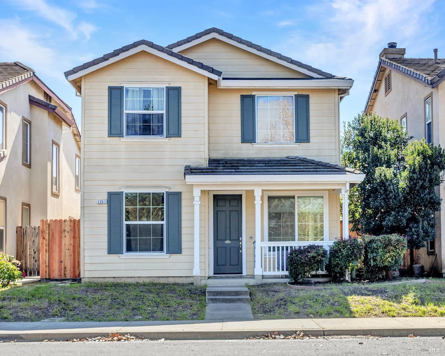 1241 Valley Glen Drive photo 1
