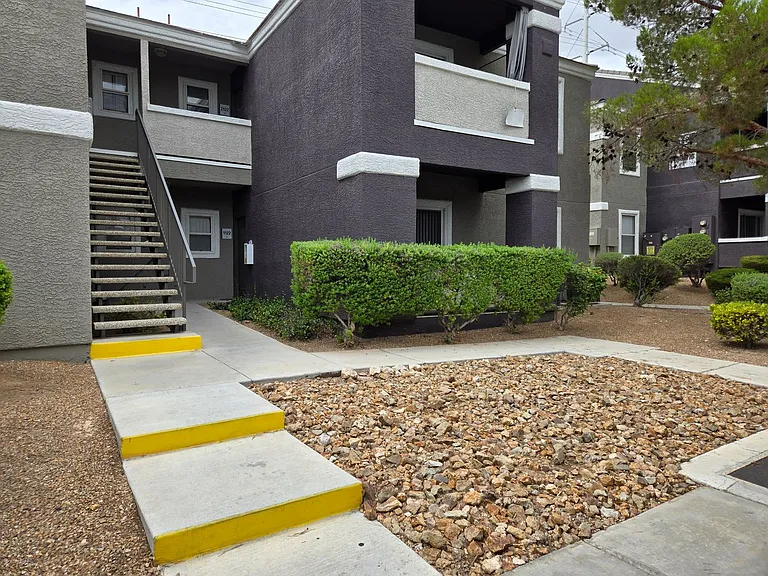 9620 W Russell Rd #1122 — Photo 4