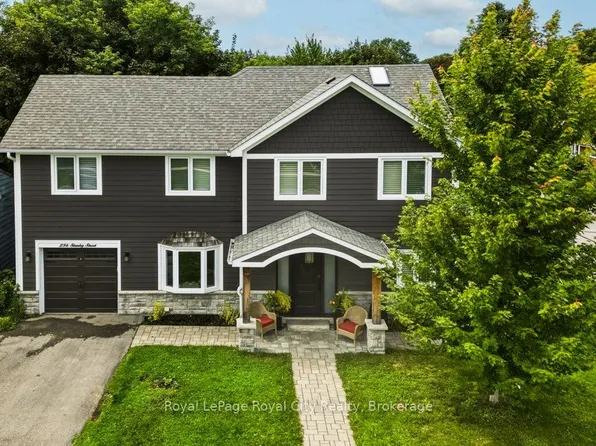 236 Stanley St, Newmarket, ON L3Y 4M9