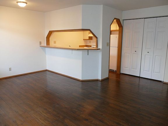 5th image of 12314 32nd Ave NE APT 305