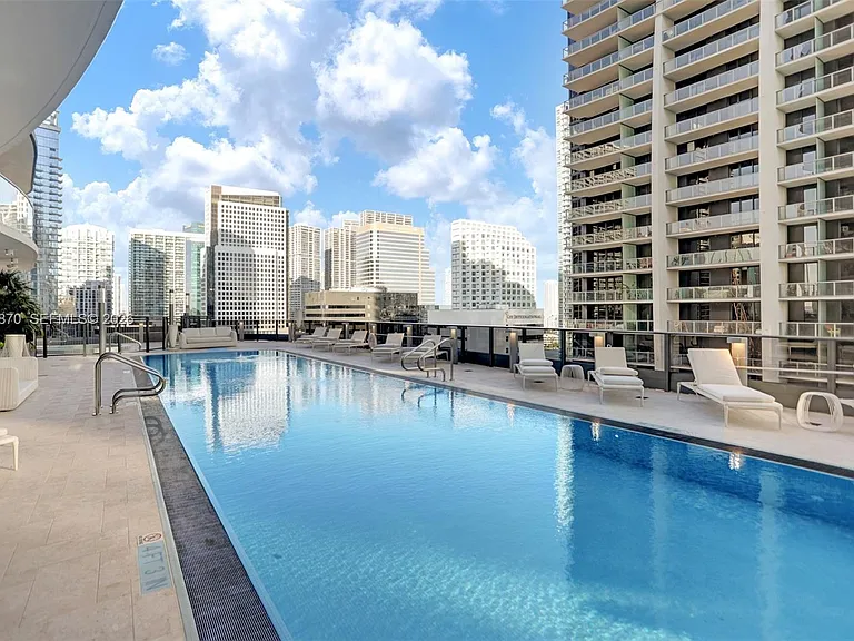 1000 Brickell Plz #1904 — Photo 36