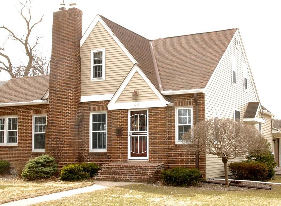 1st image of 302 S 8th St