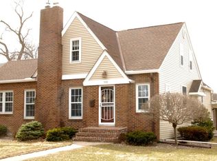 302 S 8th St, Olivia, MN 56277