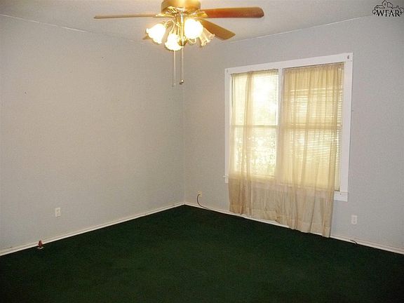 5th image of 601 W Washington Ave