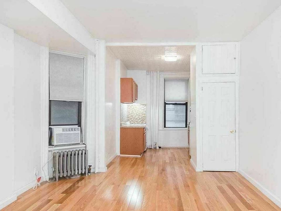 1st image of 215 W 16th St APT 1R
