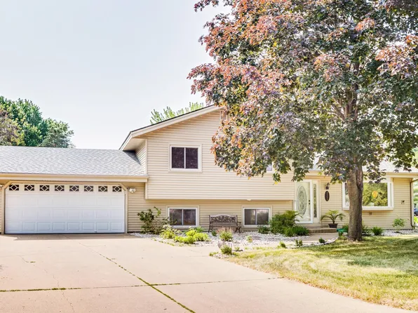 4452 Greenhaven Dr, Vadnais Heights, MN 55127