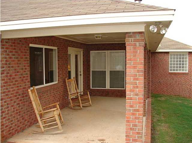 2nd image of 117 Longwood Trl