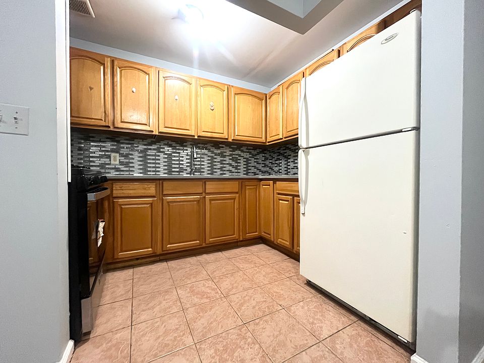 1st image of 168-51 93rd Ave #2