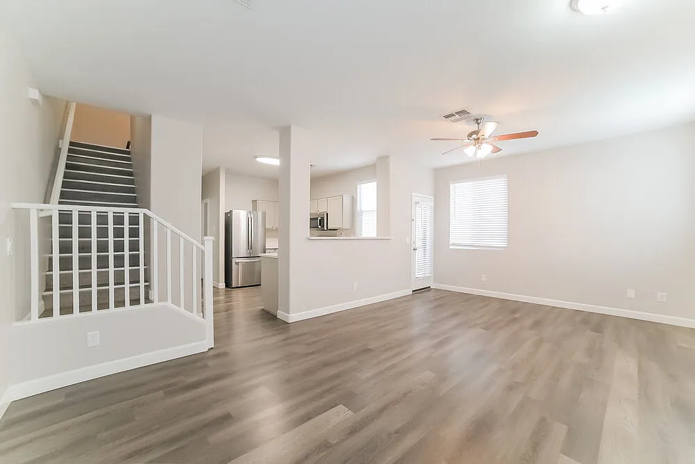 4 bed, 3.0 bath, 1803 sqft, $1,955 — Photo 4