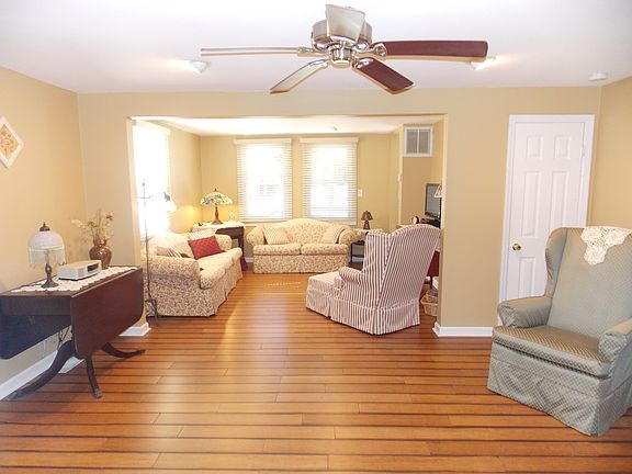 3rd image of 43 Greenwood Ave