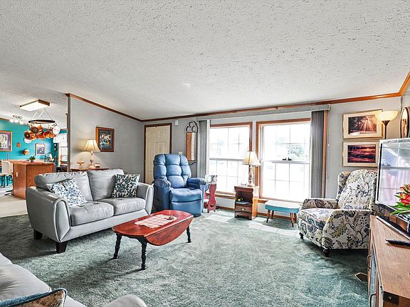 4th image of 600 Peach Ln