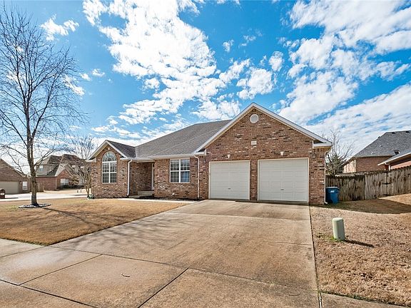 2nd image of 3804 SW Kestrel Dr