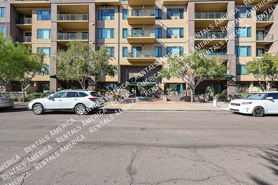 Building Photo - 16 W Encanto Blvd #605