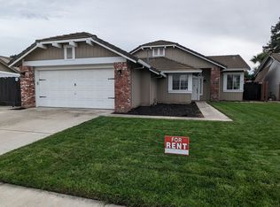 1666 4th St, Ripon, CA 95366