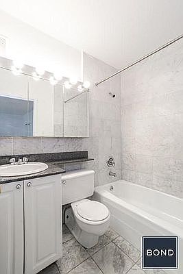 3rd image of 207 E 27th St APT 5B