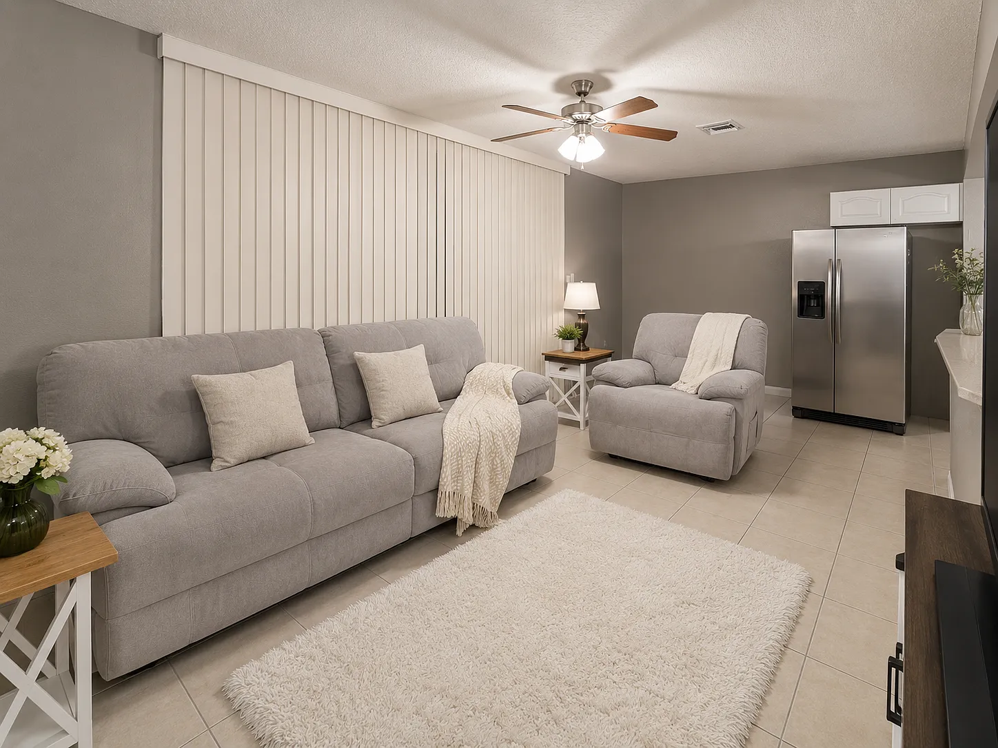 Beautiful 3 Bed, 2.5 Bath — Photo 3