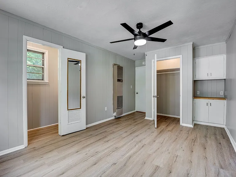 2823 Independence St — Photo 15
