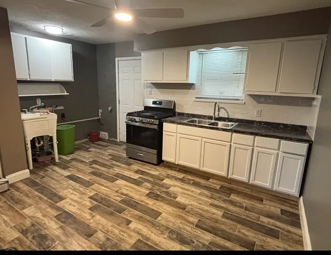 5976 Engle Rd — Photo 2
