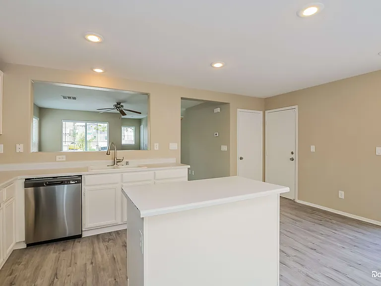 11556 Elcadore St — Photo 3